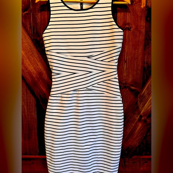 XOXO Dresses & Skirts - XOXO Bodycon Dress